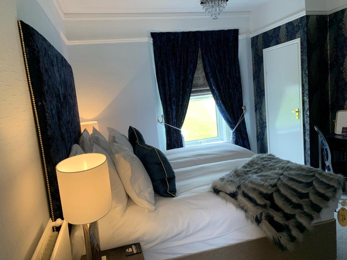 The Station Guest House Galmpton Bagian luar foto