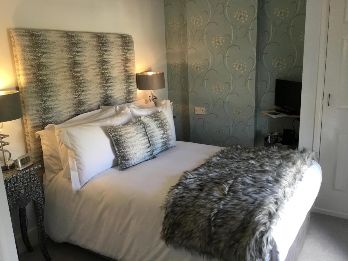 The Station Guest House Galmpton Bagian luar foto