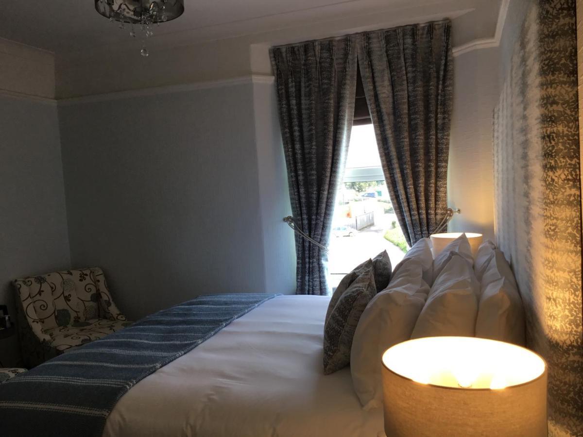 The Station Guest House Galmpton Bagian luar foto