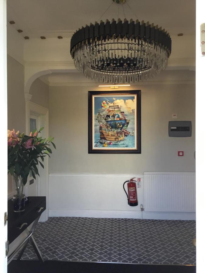 The Station Guest House Galmpton Bagian luar foto