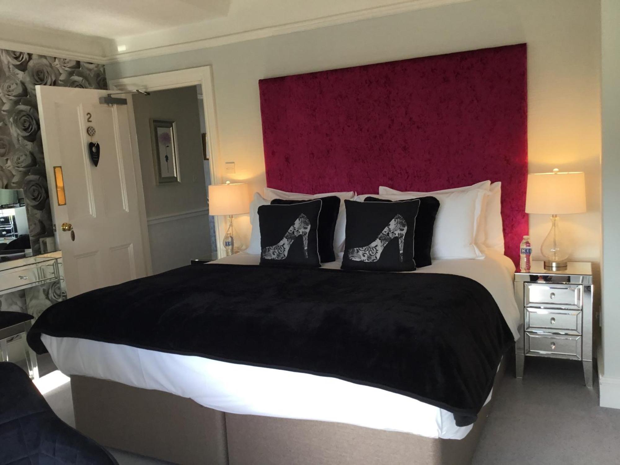 The Station Guest House Galmpton Bagian luar foto