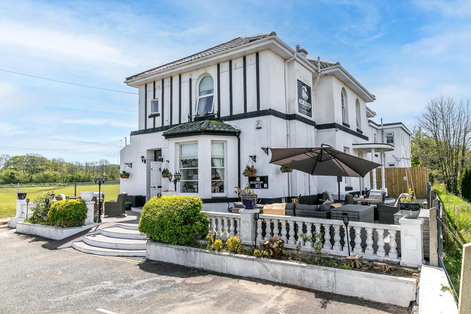 The Station Guest House Galmpton Bagian luar foto