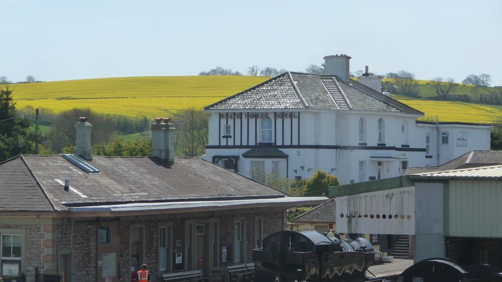 The Station Guest House Galmpton Bagian luar foto