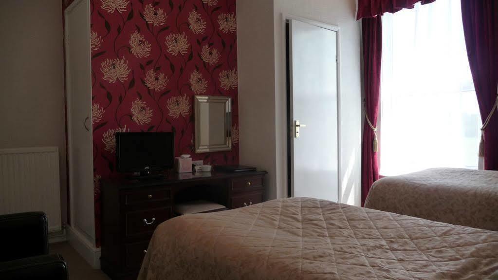 The Station Guest House Galmpton Bagian luar foto