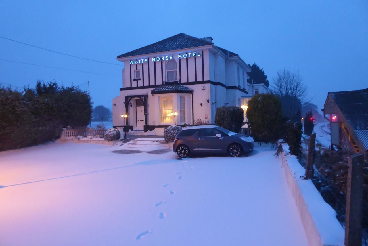 The Station Guest House Galmpton Bagian luar foto